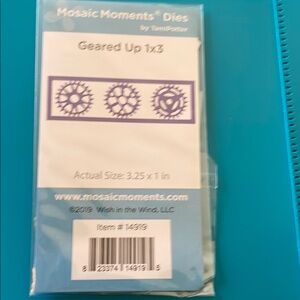 Mosaic Moments Geared Up 1x3 Dies